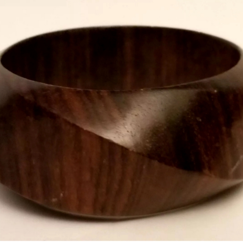 Vtg 70s Bloomingdales Brown Carved Wood 1.5" Wide Bangle Bracelet 2.5" diameter